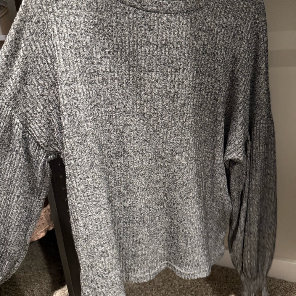 Elegant Gray Women's Knit Top